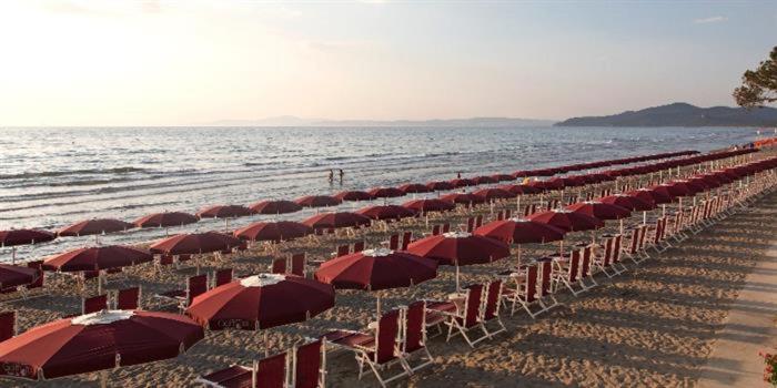 Appartamento 4 Posti Letto N 238 Presso Residence Golf Hotel Punta Ala Eksteriør bilde
